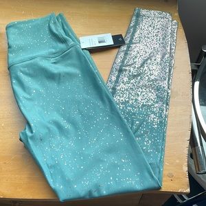 Beyond Yoga x Barre3 Leggings brand new!